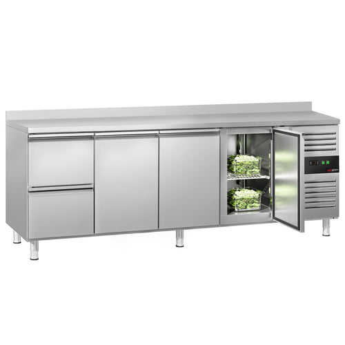 Kylmäpöytä ECO – 2230 x 700 mm – 3 ovea – 2 laatikkoa – reunus